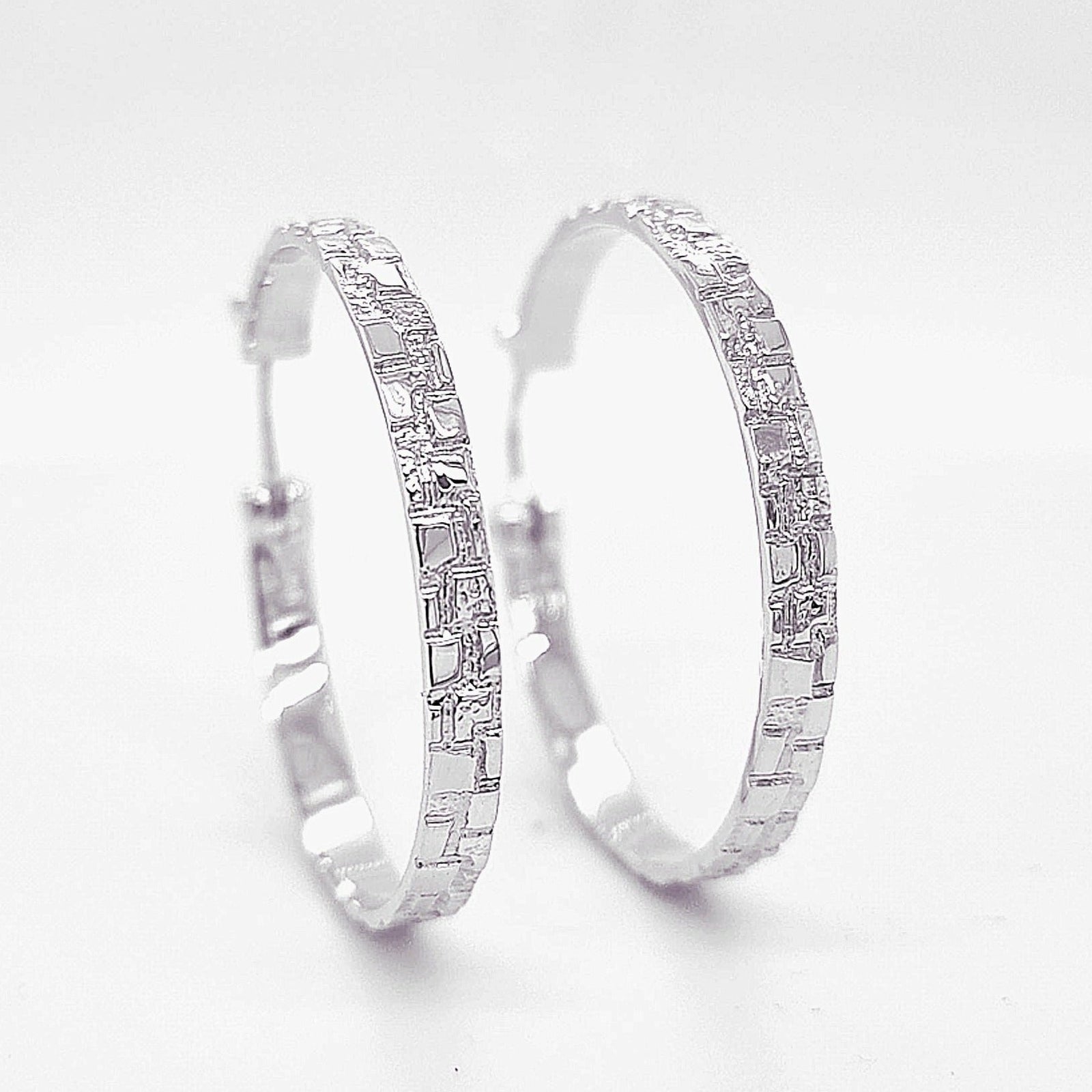 Icecold Gull eyrnalokkar