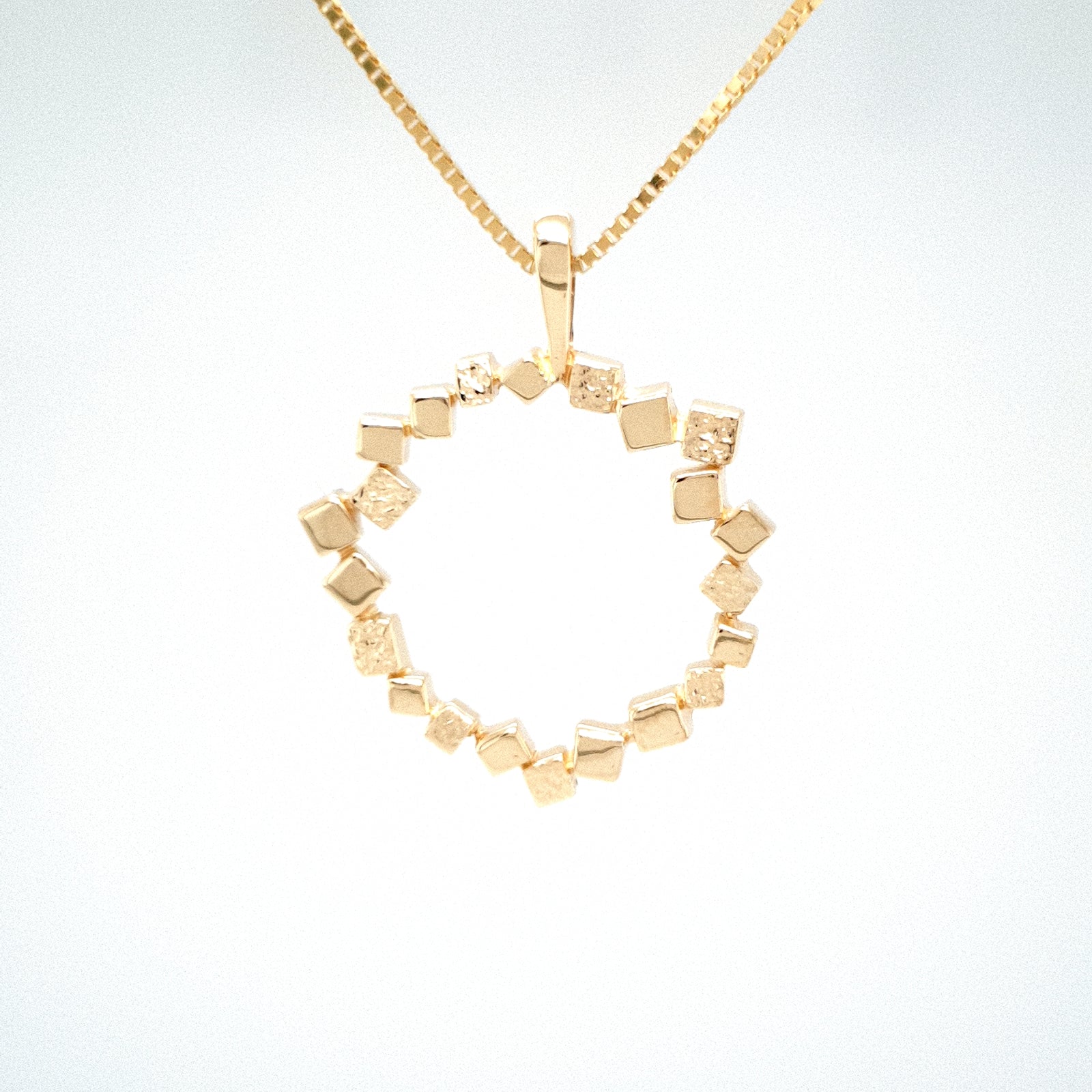 Icecold Gull hálsmen, Stuðlar, með 1 demant