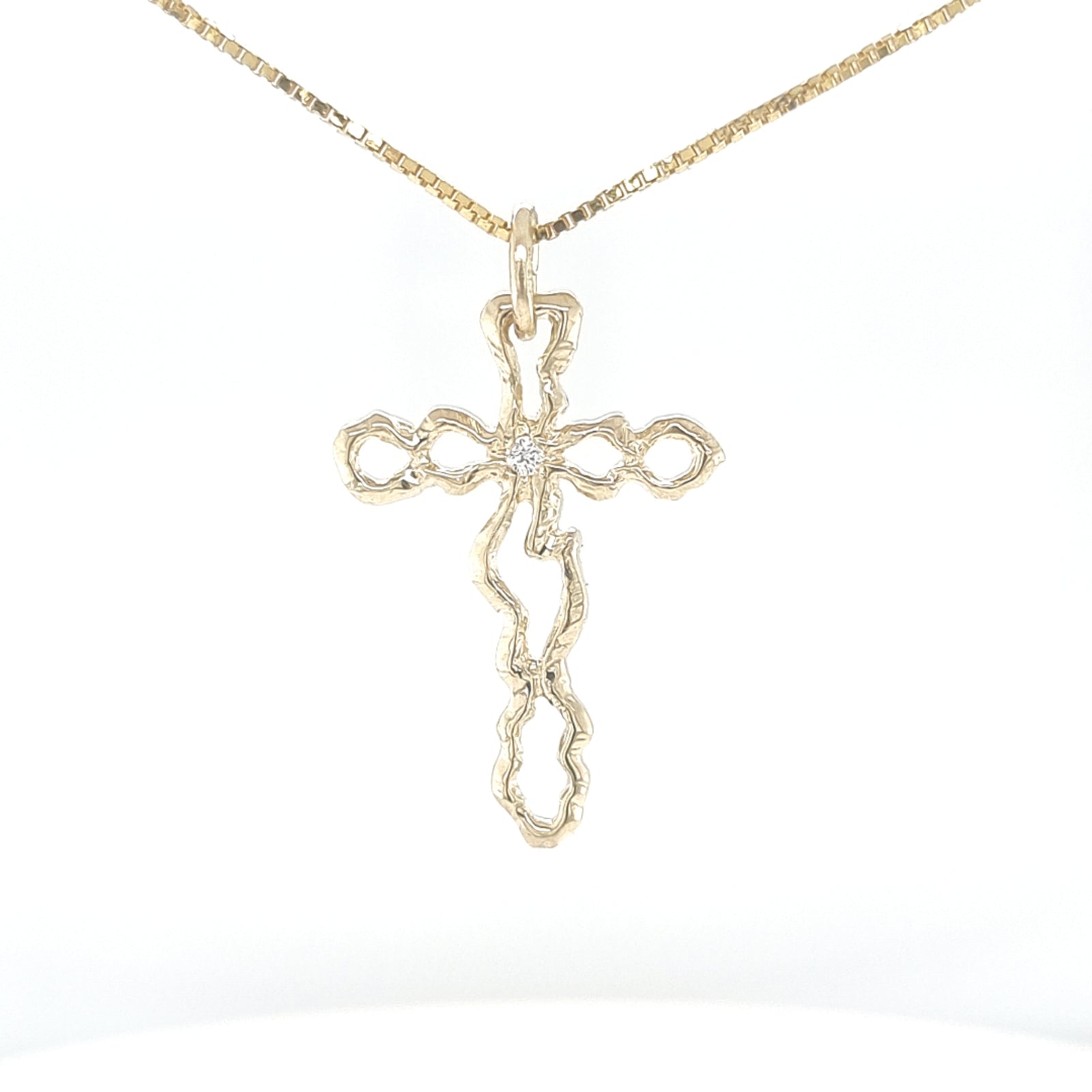 Gull Kross með Demanti