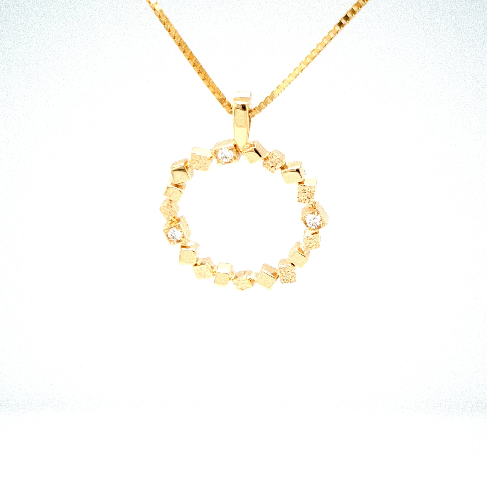 Icecold Gull hálsmen minna, Stuðlar, með 3 demöntum