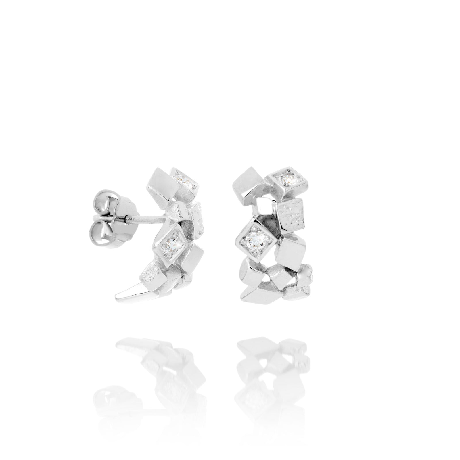 Icecold Gull eyrnalokkar