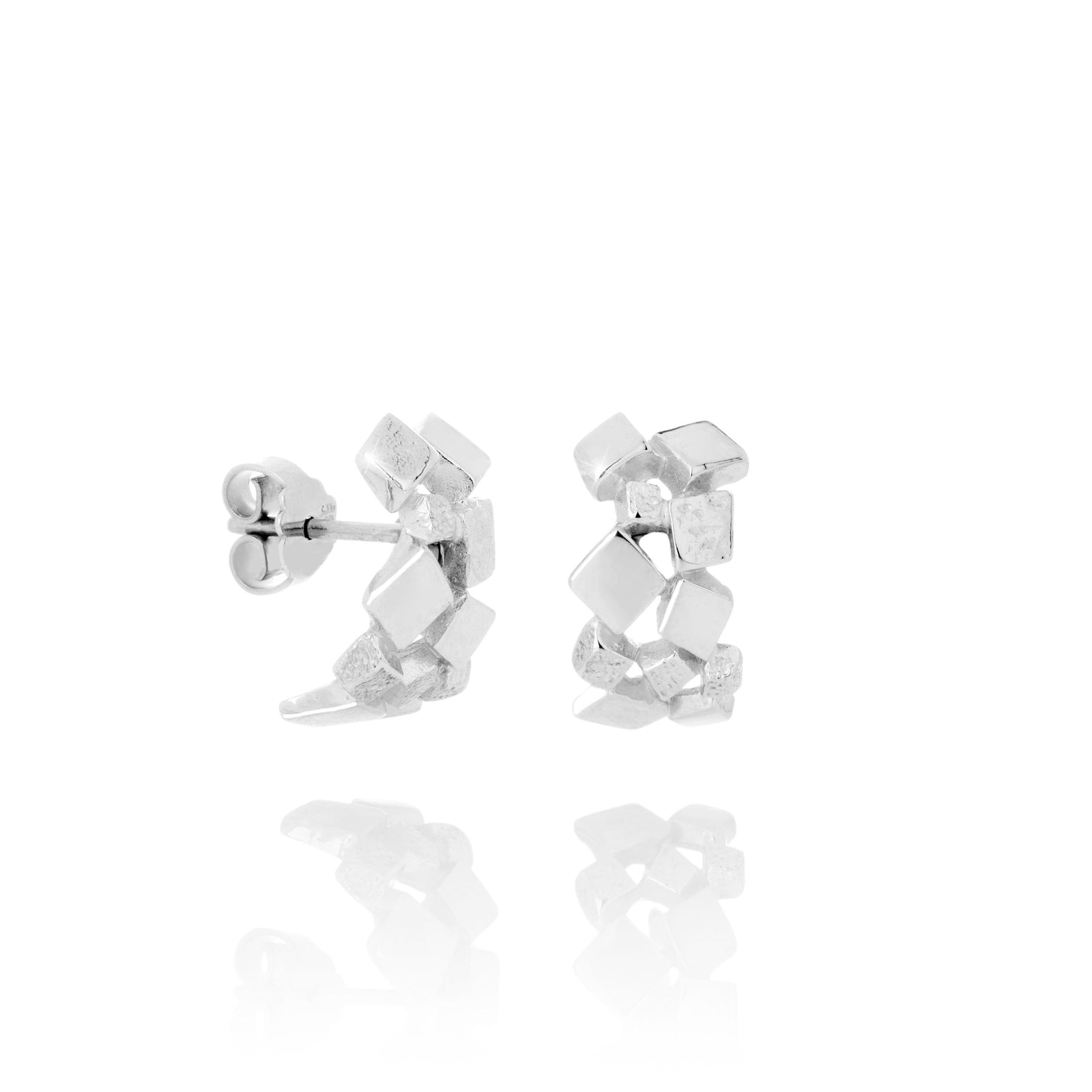 Icecold Gull eyrnalokkar