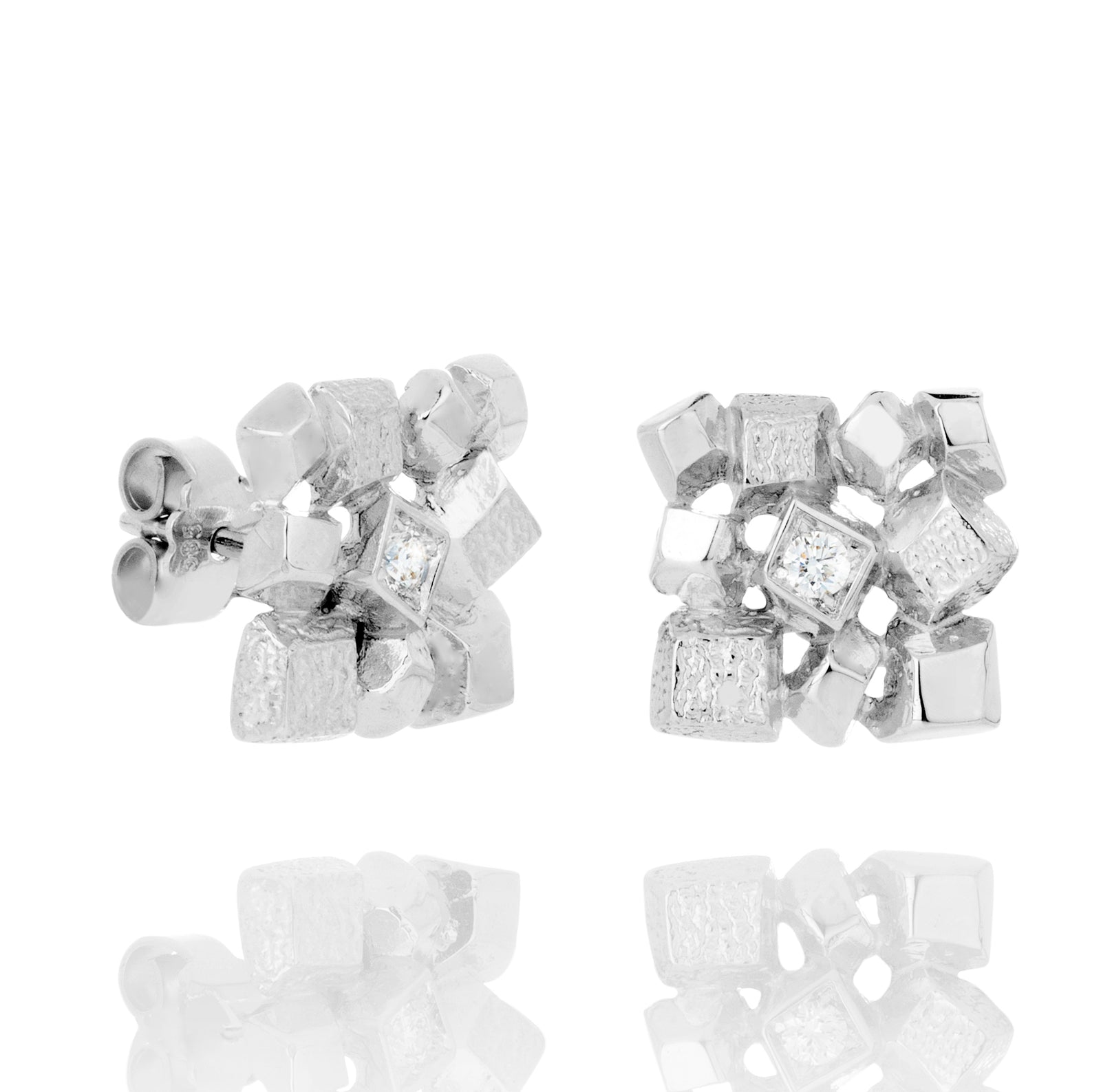 Icecold Gull eyrnalokkar