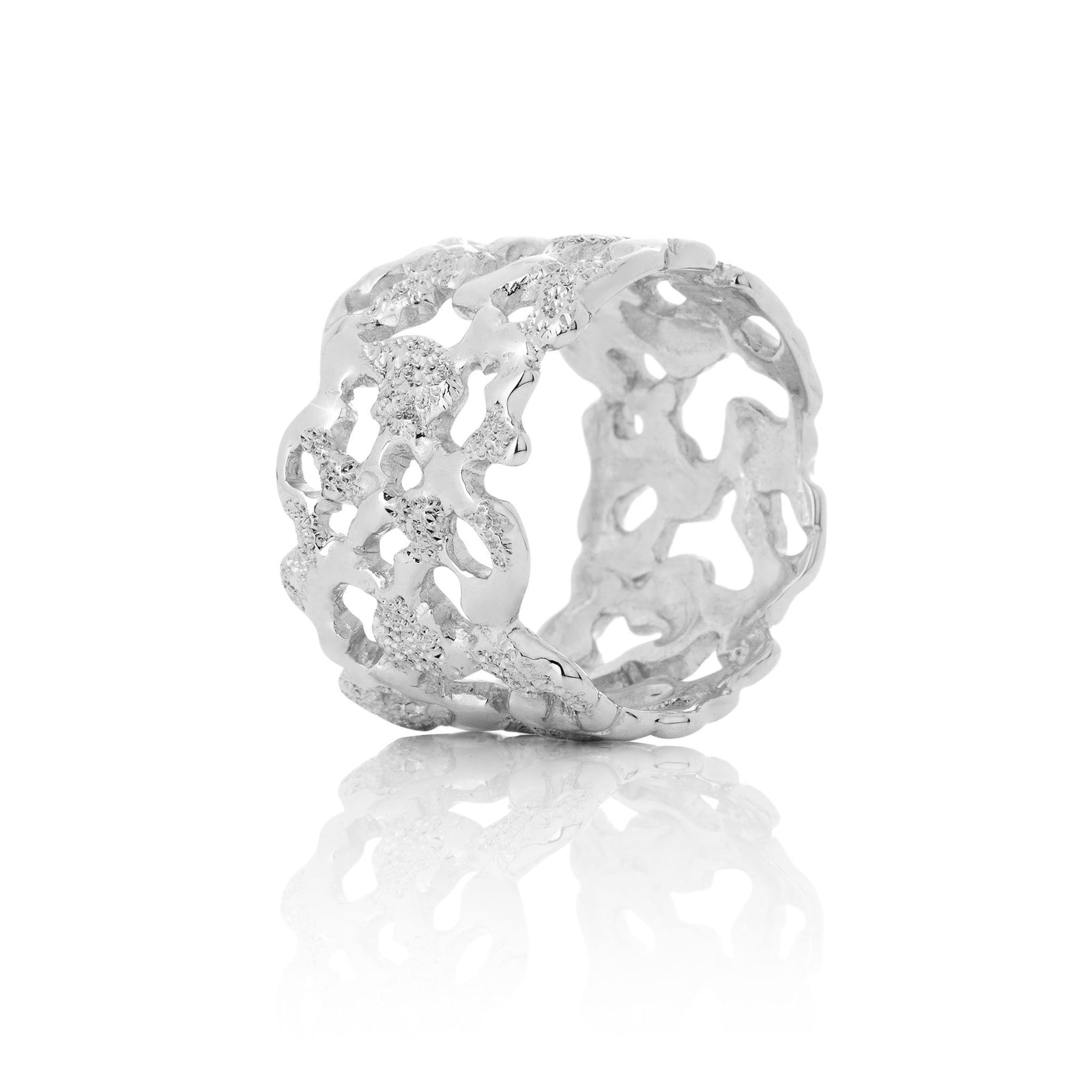 Íslínan <br> Silfurhringur breiður með frostáferð